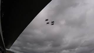 F-16 da Força Aérea sobrevoam GP de Portugal de Fórmula 1 a alta velocidade!
