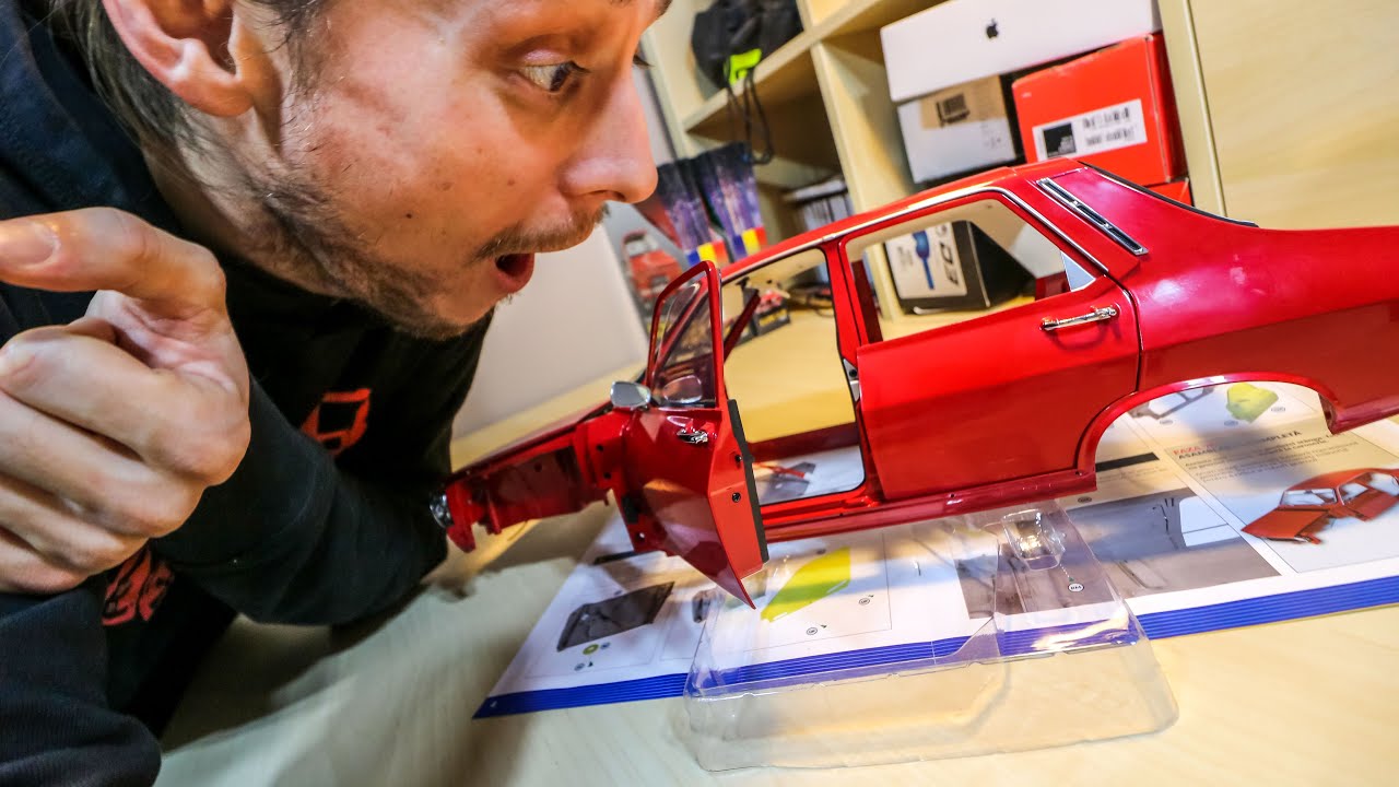 Terminam Interiorul pe Dacia 1300 1:8 Macheta Eaglemoss Romania - Nr. 69