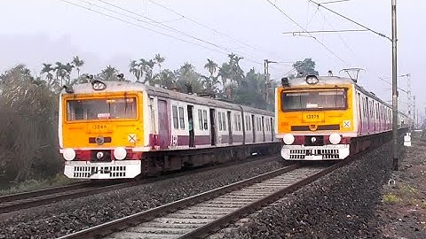Single Wind Shield Similar Model Howrah-Katwa-Howrah EMU Trains Parallel Crossing | Eastern Railways