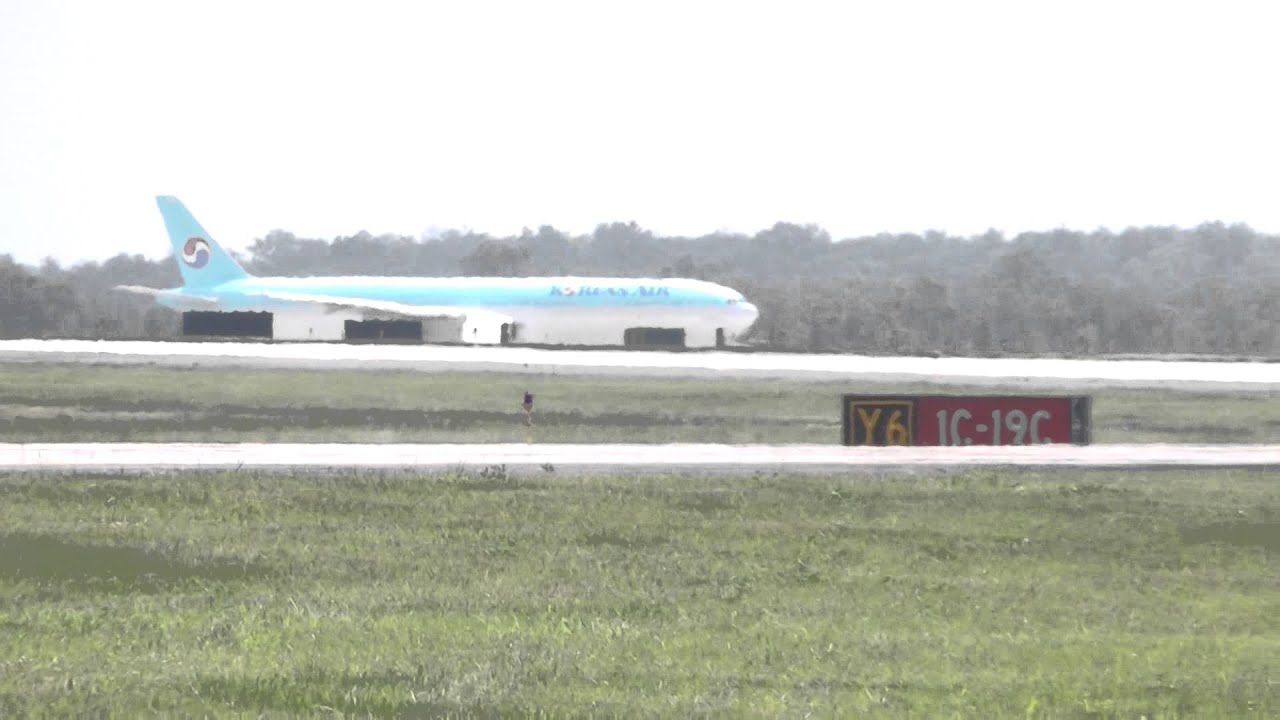 Korean Air Boeing 777300 HL7782 Takeoff Dulles International Airport
