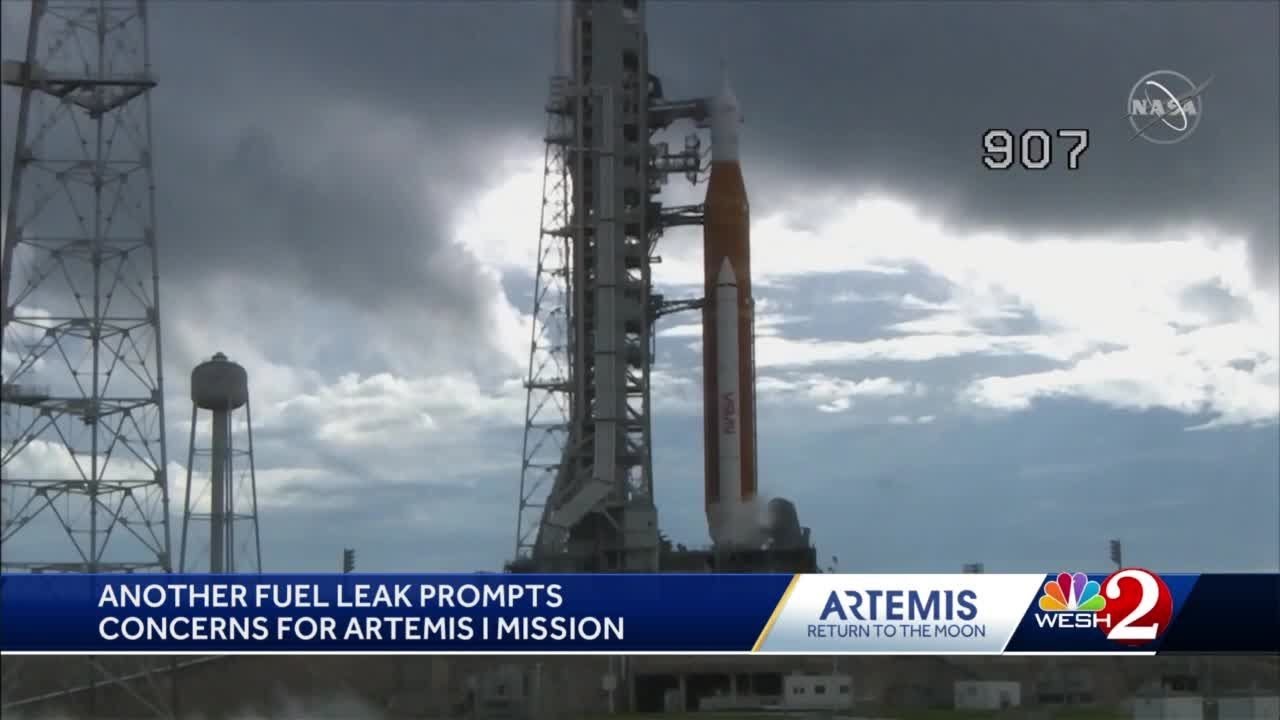 Leak detected during Artemis 1 moon rocket test tanking process - YouTube