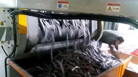 Automatic Tumble Blasting Machine With Hydraulic Loading & Unloading Systme Is Cleaning Casting