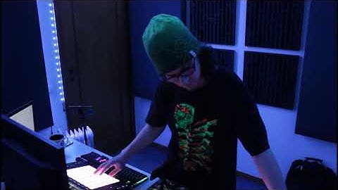 [Darkpsy Hitech] Push 2 APC40 Live Performance 2021 - Alien Chaos