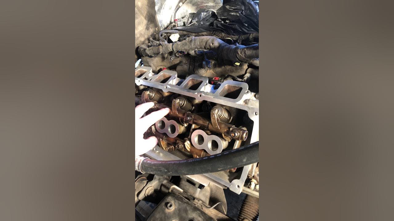 Rocker assembly and push rods 5.7 hemi - YouTube