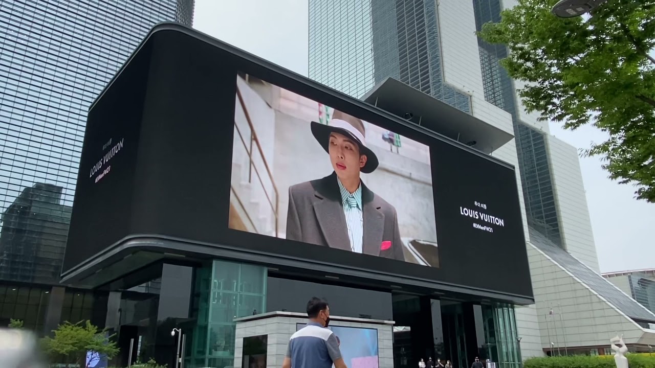 BTS Louis Vuitton AD around Coex mall in Samseong-dong Seoul 