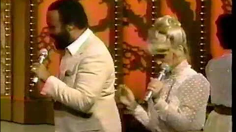 God Love The Country People-Andrae Crouch w/ The M...