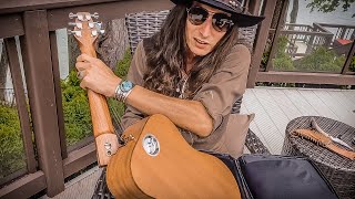 Unboxing - Puddle Jumper Travel Guitar With Removable Neck