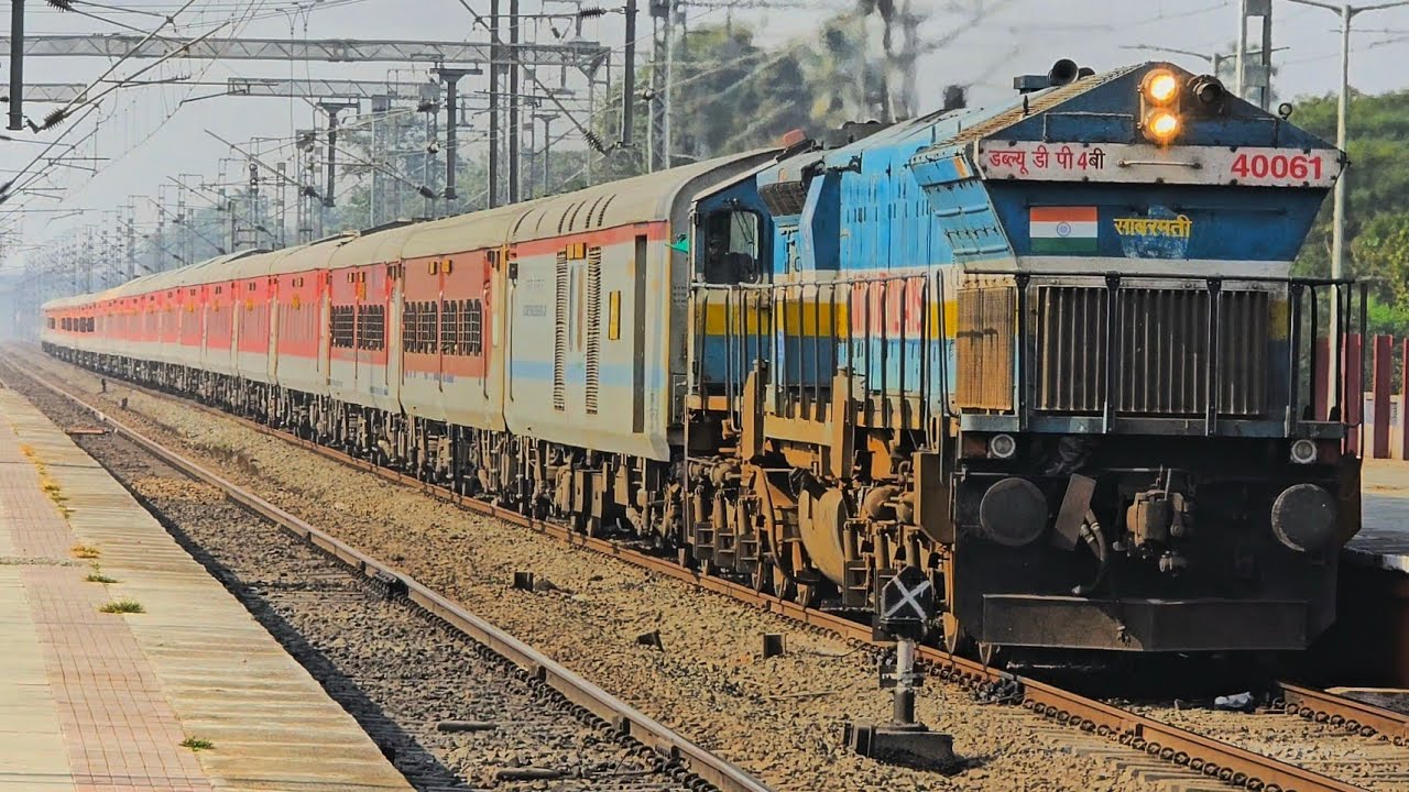 40061 SABARMATI WDP-4B IN LHF MODE HAULING 19204 VERAVAL BANDRA TERMINUS EXPRESS 