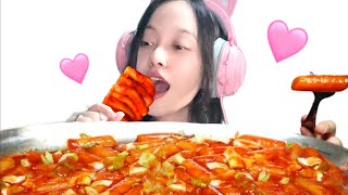 Aku Mencoba Mukbang! Nyam!