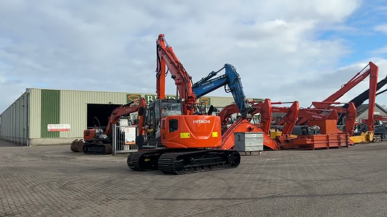 Hitachi ZX 135 US-5B, 2014, Roosendaal, Noord-Brabant, Nederland