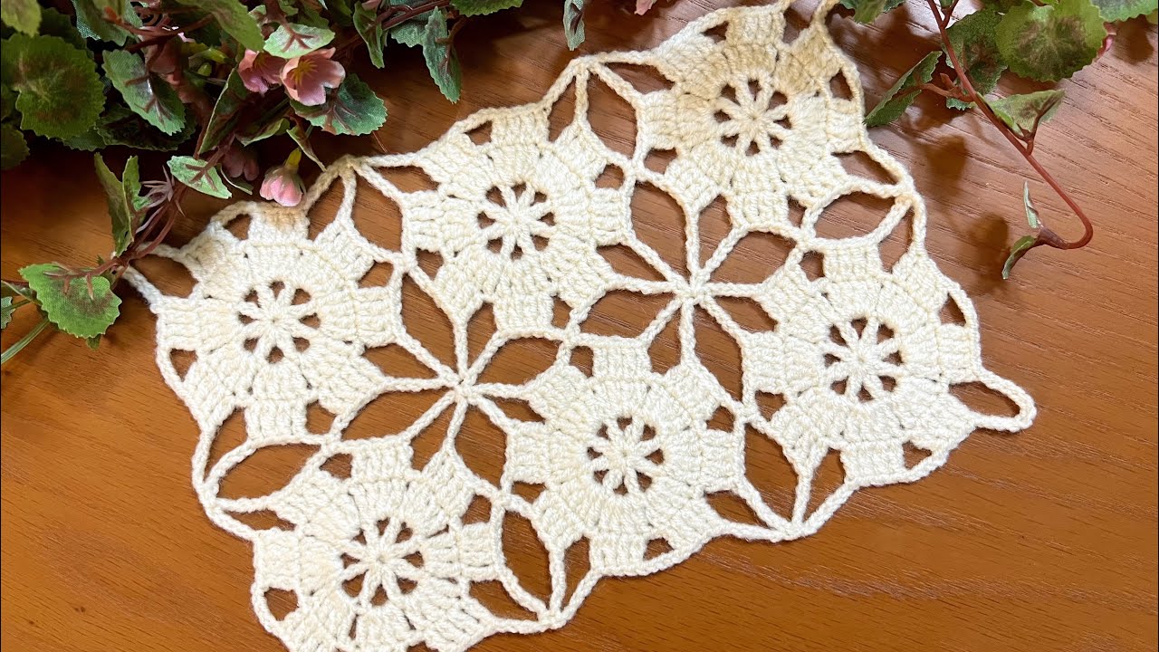 یک موتیف بسیار ظریف و زیبا برای بافت لباس ، رومیزی ، روتختی ، کوسن و... با بافتی راحت