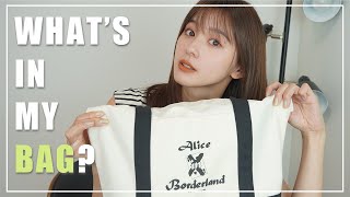 【バッグの中身】撮影現場に必ず持っていくカバンの中身を紹介します！-What's in my bag?-