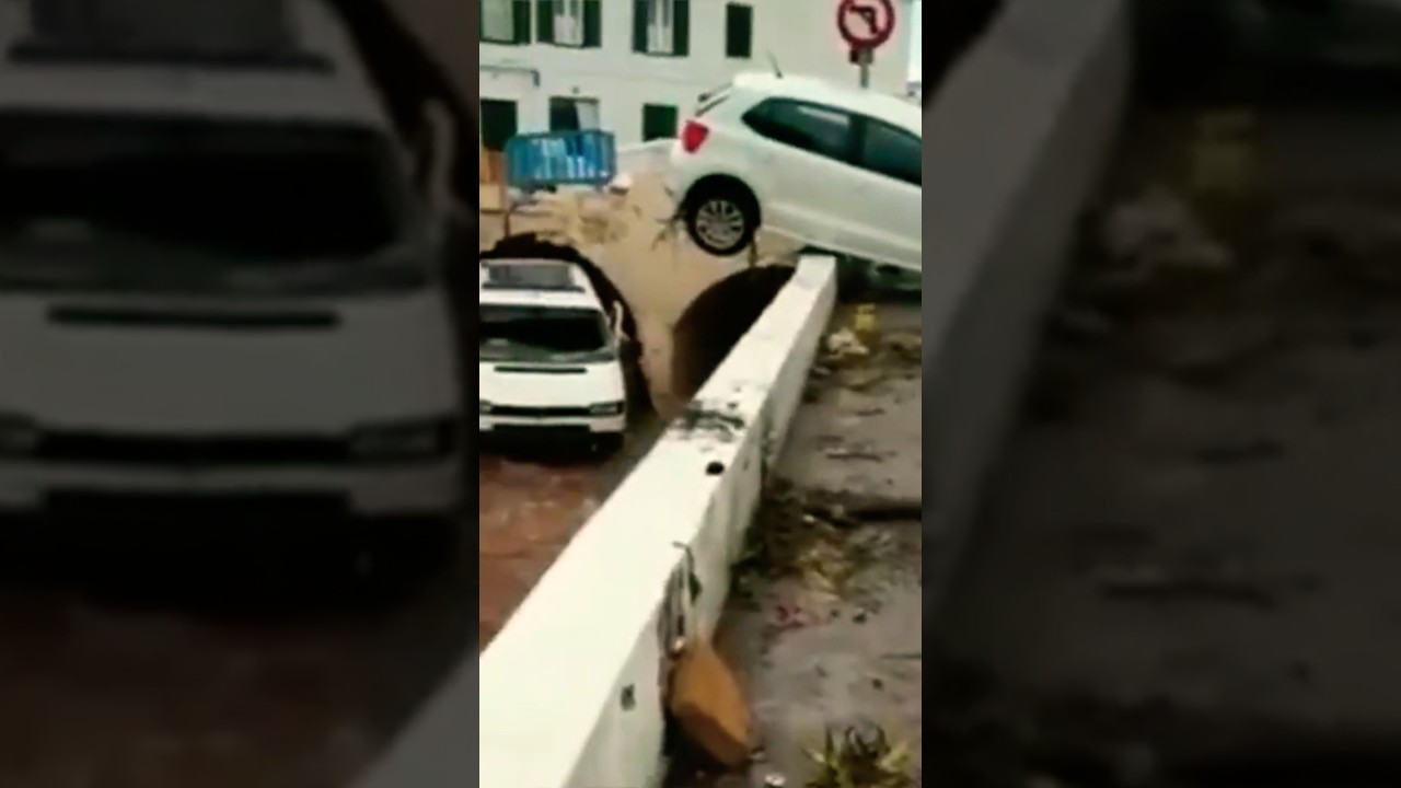 Heavy Rains Flood Streets – Emergency in Turkey! 