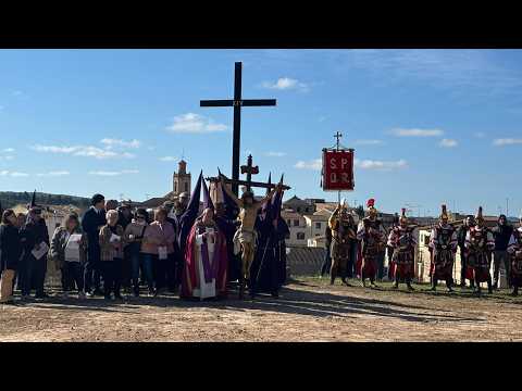 La Palma d'Ebre reviu el Viacrucis al Calvari i omple els carrers de tradició