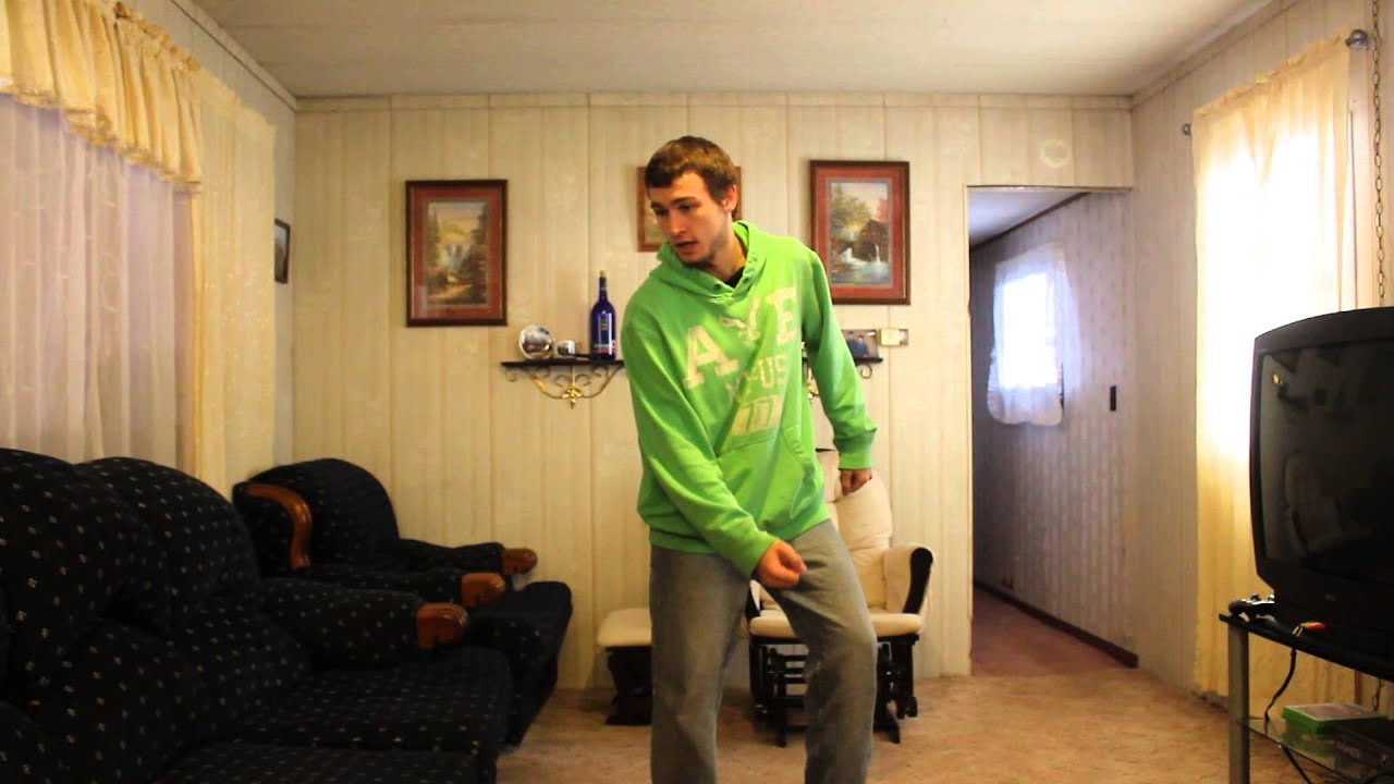 Kyle Keeney dancing to "Do your Chains"