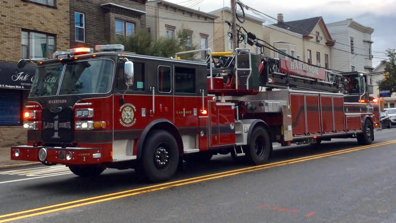 HARRISON FIRE DEPARTMENT ENGINE 2, CAR 3, & LADDER 1 RESPONDING ON
