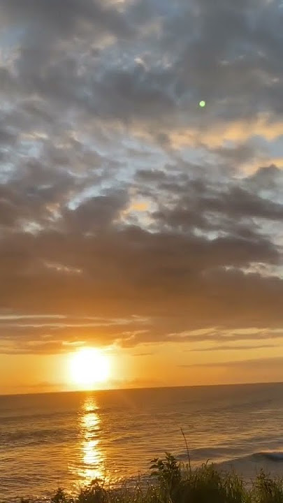 Story wa senja pantai polosan dengan pemandangan nya yang indah