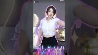 迷人的黎闪电20221018092155