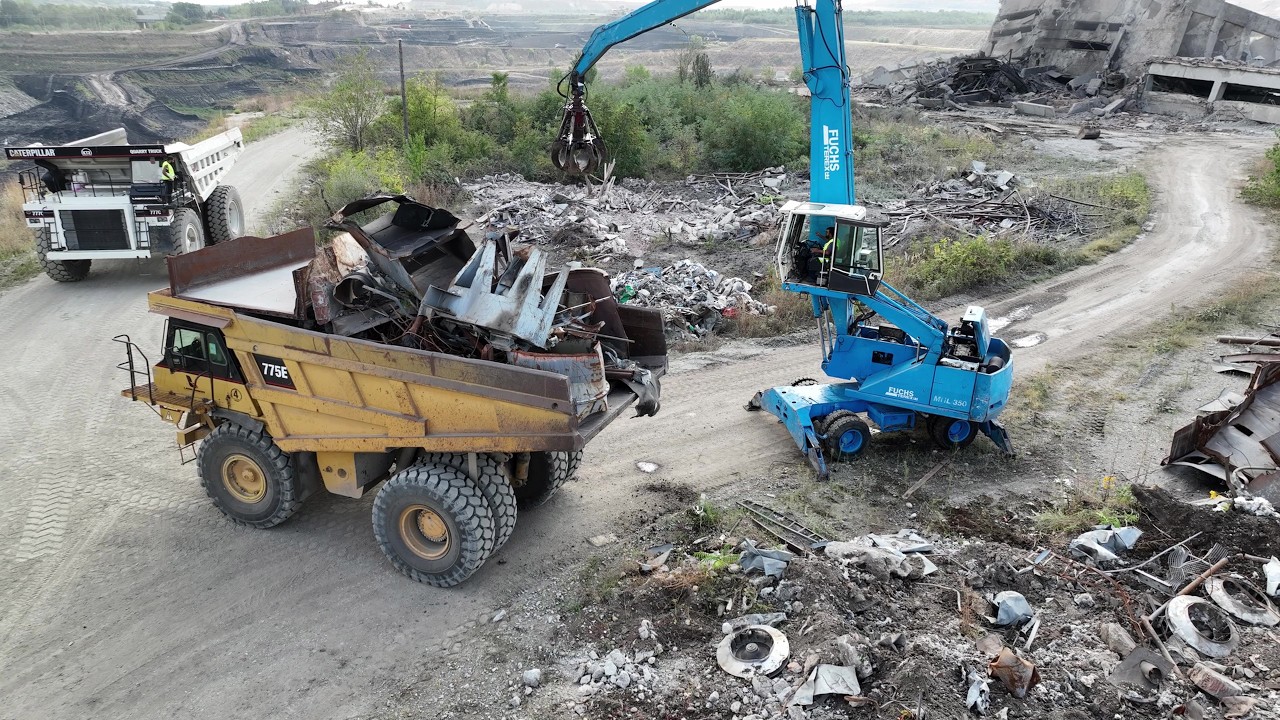 Excavators, Hydraulic Hammers, Material Handlers - Building Demolitions - Sotiriadis/Labrianidis 4k