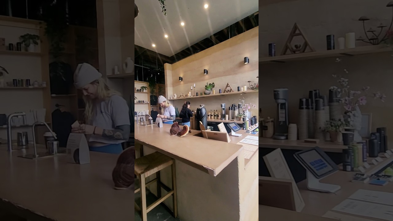 🌿 Sipped on something special at @drinkmudwtr in LA earlier this year! 🍄☕️