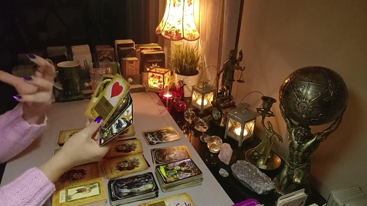 Anlık Enerjilerde💫 Aklımdaki Kişi❤ Ne Düşünüyor? Ne Hissediyor? Ne Yapmayı Planlıyor?💫