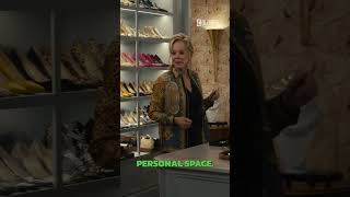 Hacks Season 5 hid a Season 1 callback in Deborah’s closet 🤯 #hacks #eastereggs