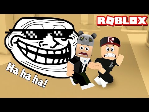 Trollface Bizi Kovalıyor! Yakalanırsan Kaybedersin - Panda ile Roblox Troll Tag