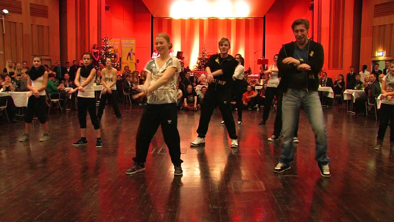 Auftritt HipHoper und Jumpstyler der Tanzschule Krebs