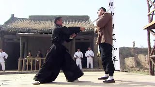 Japs Samurai cut at Kung Fu Boy with sword, but Kung Fu Boy's body is as hard as iron!