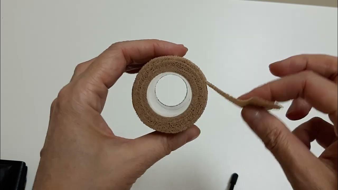 Когезивный бинт (среднее между пластырем и элластичным бинтом) - YouTube