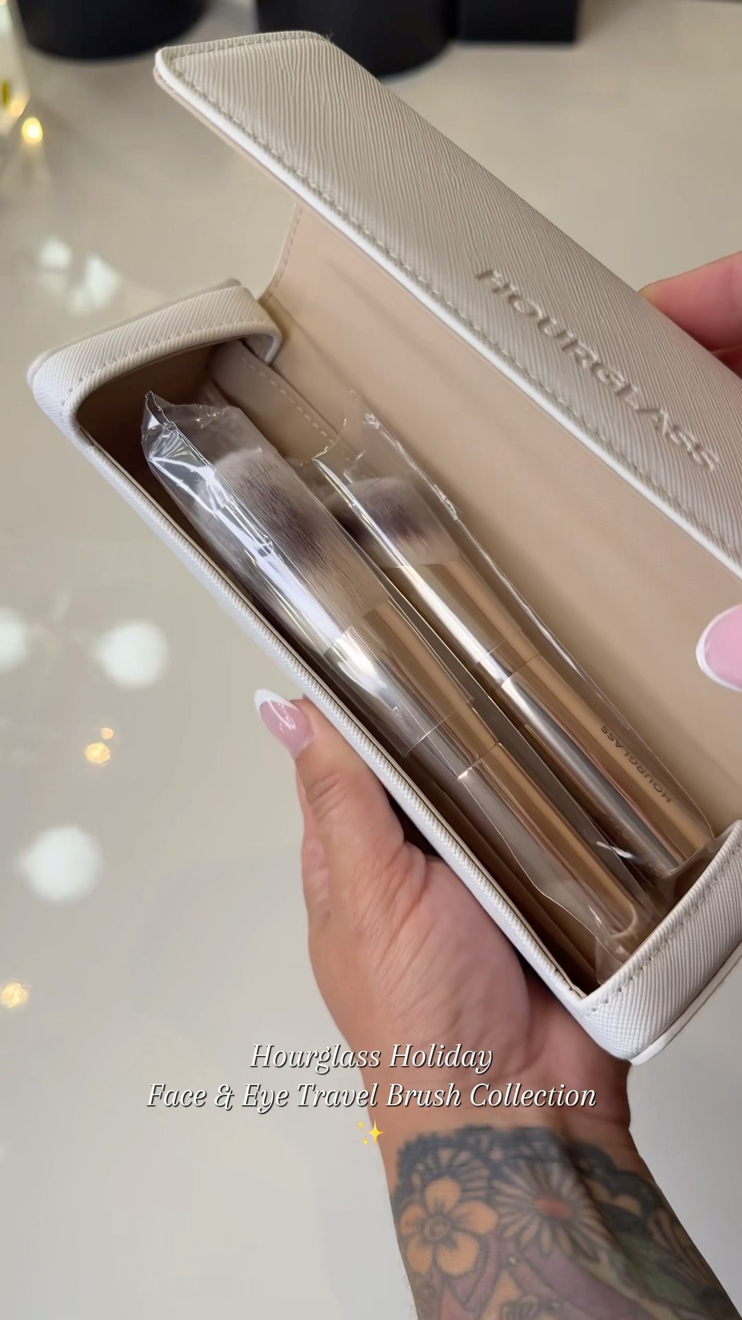 Hourglass Holiday 2025 Face & Eye Travel Brush Set | Unboxing