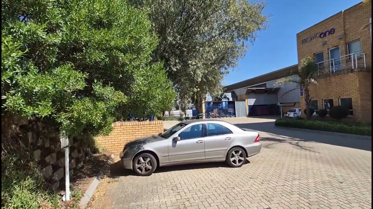 2 900m² Free standing property with yard inside Linbro Business Park, Sandton