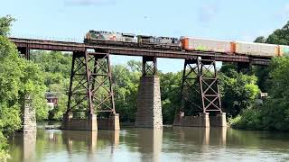 CSX Seaboard System heritage unit southbound at Catskill NY 