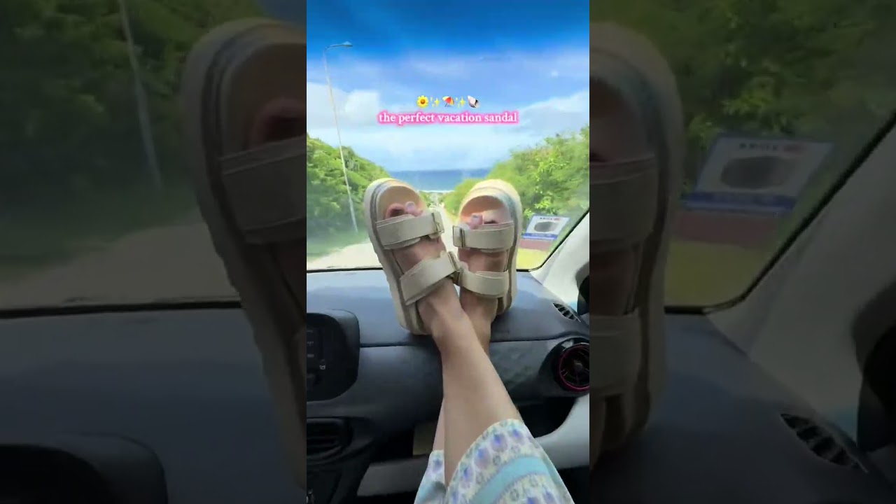 ✨👄 the perfect chunky sandal for all my vacation dresses ✨🩷 