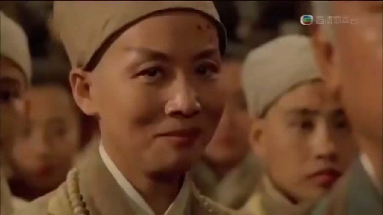 Zang wuji ( Jet Li ) meredam pertikaian antar 6 sekte. KlipCut
