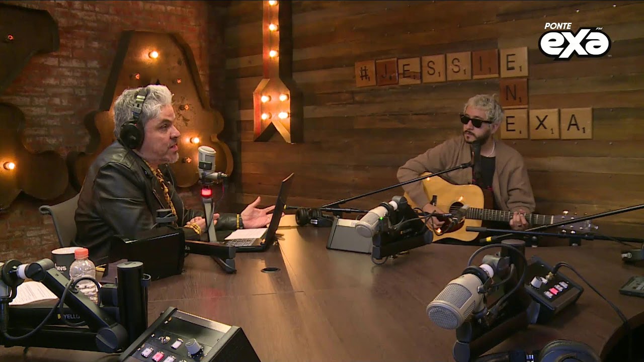 ¡Tenemos música en vivo, cortesía de Little Jesus en 