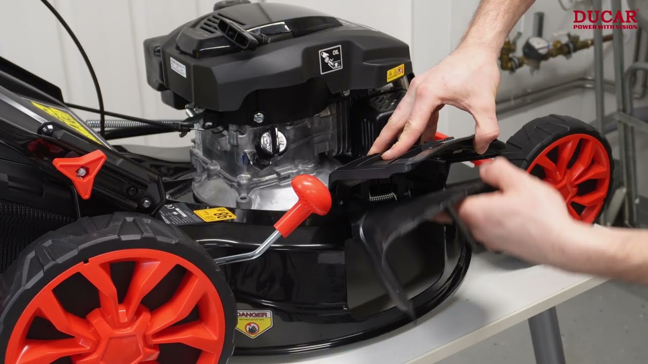 Ducar DM51S vetävä ruohonleikkuri