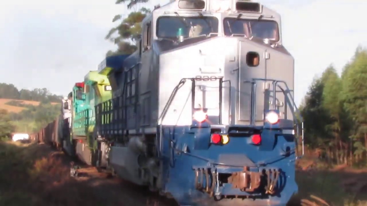 Trem carregado com trio de DASH-9 #8307 #8313 RUMO e #9577 BRADO ...