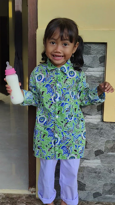 udah dikasih dot malah minta nenen #funny #shorts
