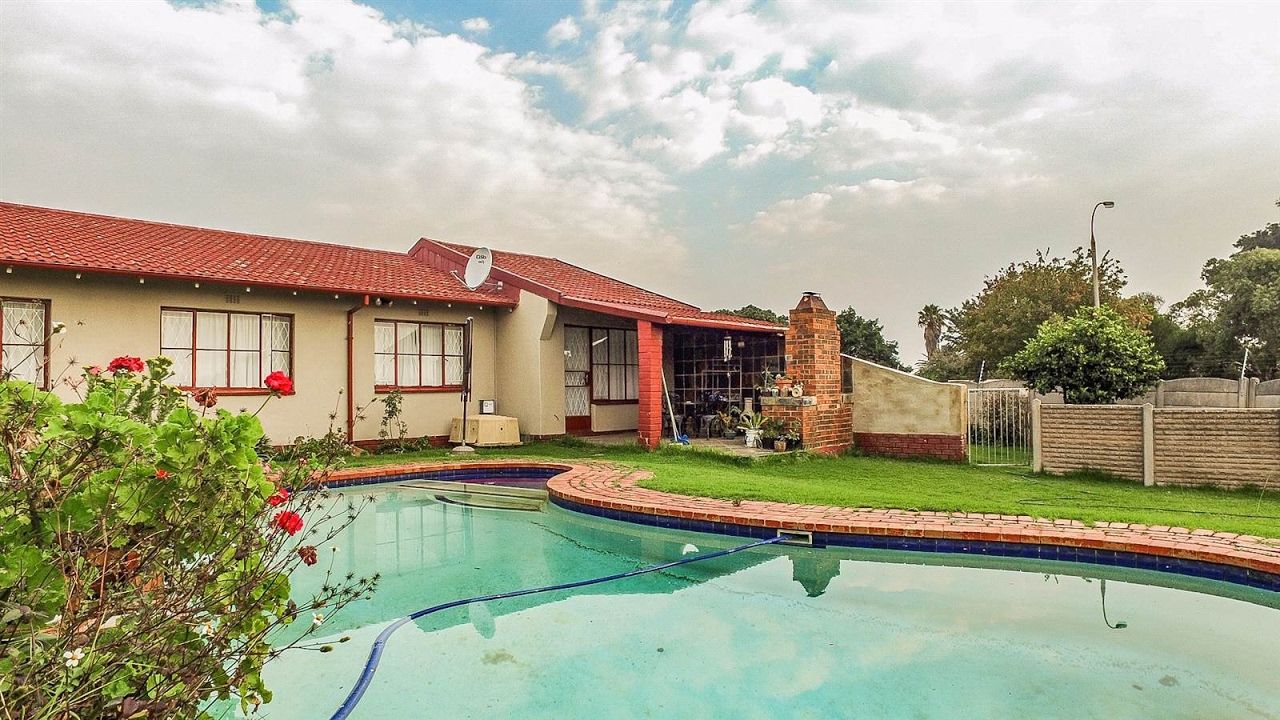 3 Bedroom House for sale in Gauteng East Rand Kempton Park Esther