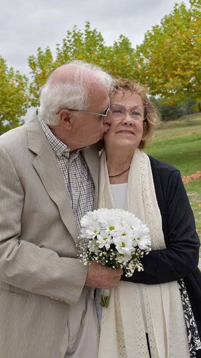 ulang tahun pernikahan yg ke 50 ( PERNIKAHAN EMAS) menua bersama sehat terus mama&pap