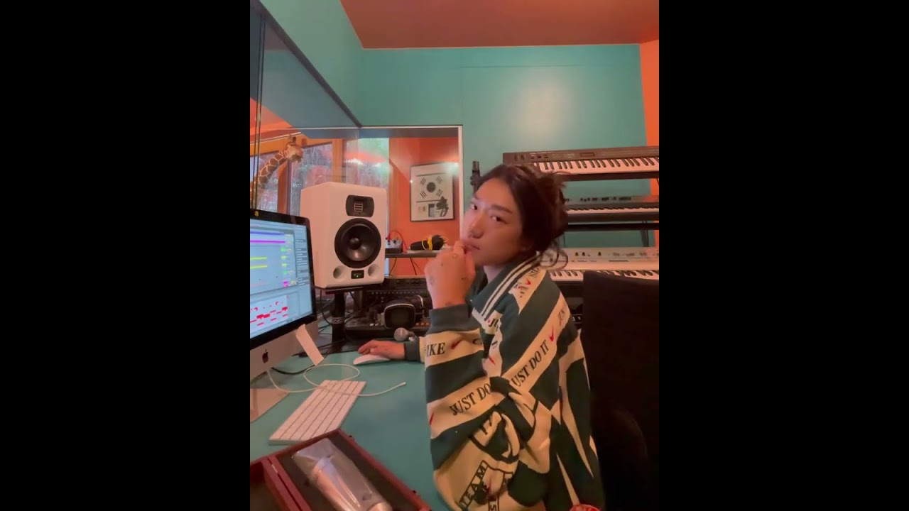 Peggy Gou Finishing Her New Famous Summer Track "I Go" in her Berlin Studio 