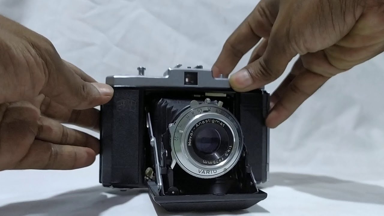 ZEISS IKON STUTTGART FOLDING CAMERA WITH 16.3/75M LENS