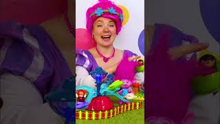 Karussell-Fahrt! Spaß für die ganze Familie #kindervideo #spielzeug #playdoh