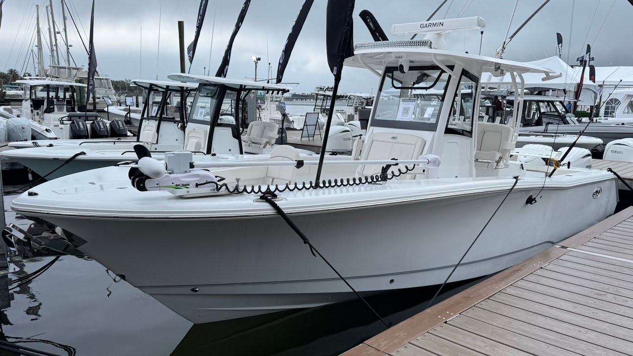 2025 Sea Hunt 30 Gamefish - New Style Design and Loaded!