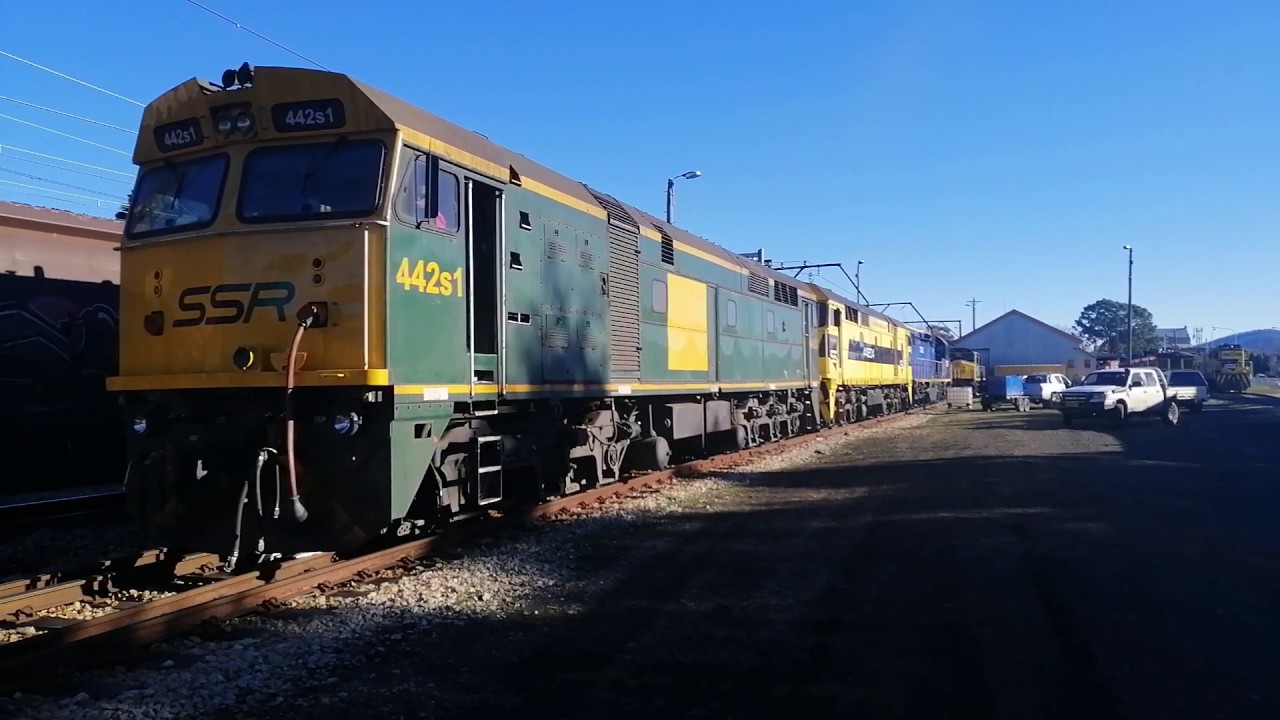 442S1 shunting at Eskbank NSW precinct. 21st June 2019