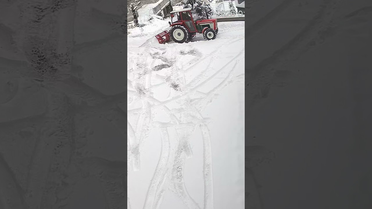 LINDNER SA 520 4x4 in the snow