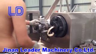 puff making machine/puffed corn snacks making machine/corn puff extruder video