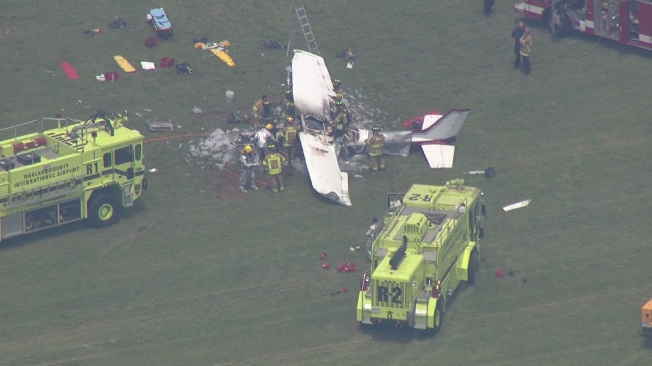 Plane accident at Oakland County International Airport (PTK)