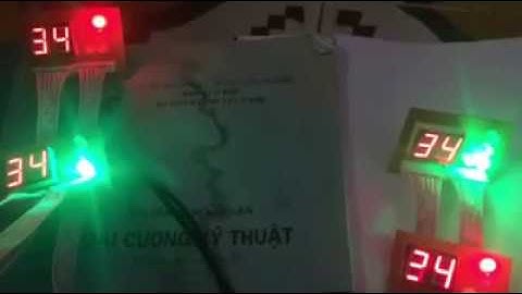 Traffic light controller by PIC 16F877A